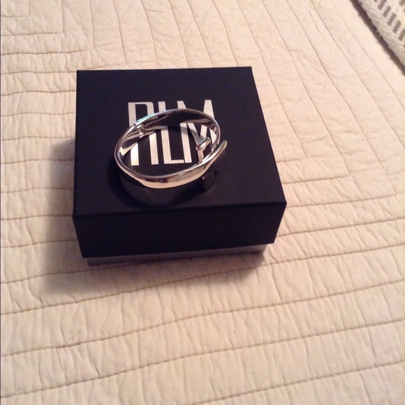 RLM White Bronze Hinged Back Closure Bracelet. - Picture 6 of 6